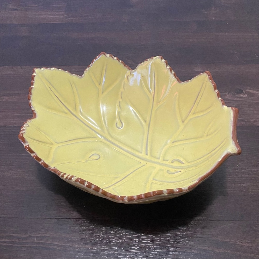 🍂 Large Ceramic Leaf Bowl Style Eyes by Baum Bros Naturals Collection - Picture 7 of 13